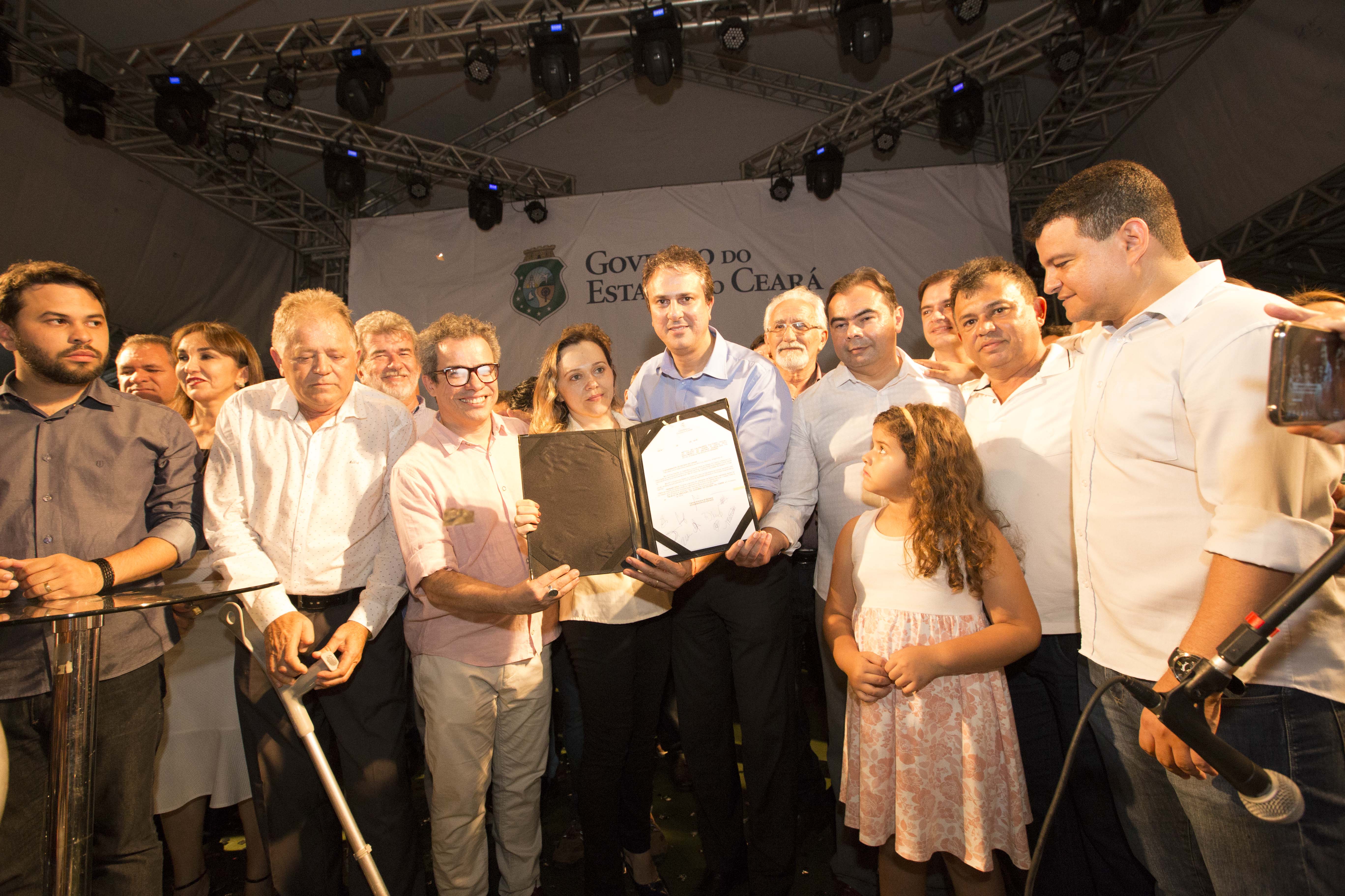 Governo sanciona Lei Patativa do Assaré que inclui a festa no calendário oficial e cria Comenda para homenagear artistas cearenses