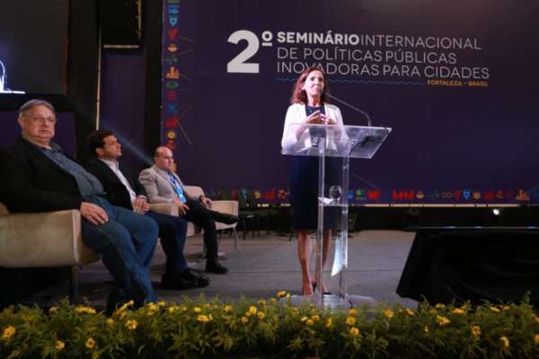 Vice-governadora participa de seminário para debater políticas públicas inovadoras para cidades