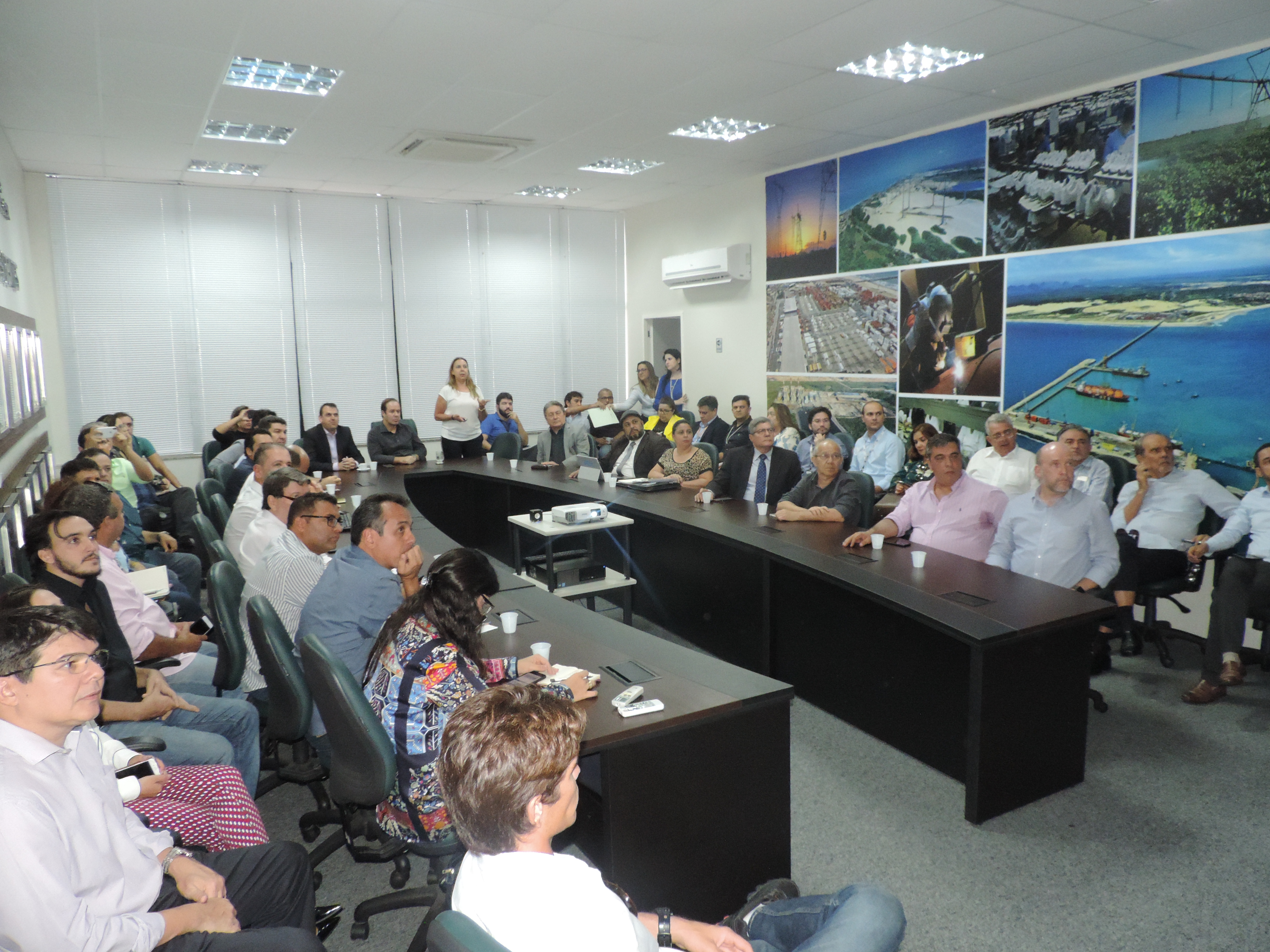 Estimulado pelo hub, Governo do Ceará reúne setor produtivo e operadores para ampliar exportações por modal aéreo