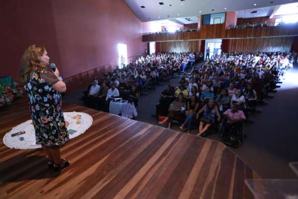Núcleos Gestores das Escolas de Maracanaú participam de palestra sobre mediação