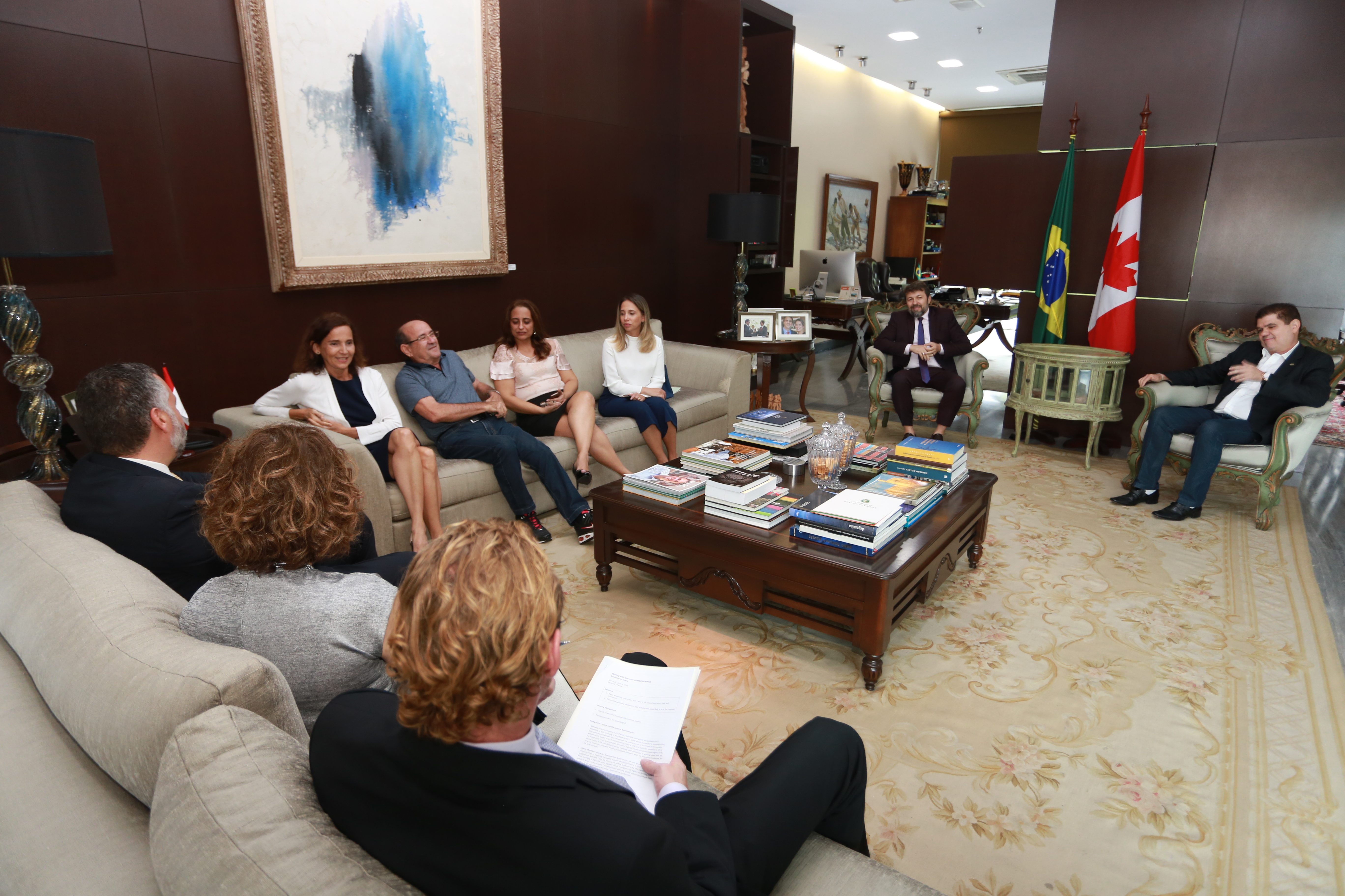Governo do Ceará debate experiências na área da educação e discute parcerias comerciais com o Canadá