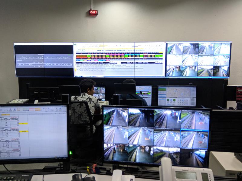 Conheça o lugar onde são gerenciados os trens do Metrofor: o Centro de Controle Operacional
