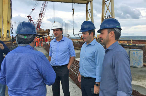 Governador Camilo Santana visita obras de expansão do Porto do Pecém