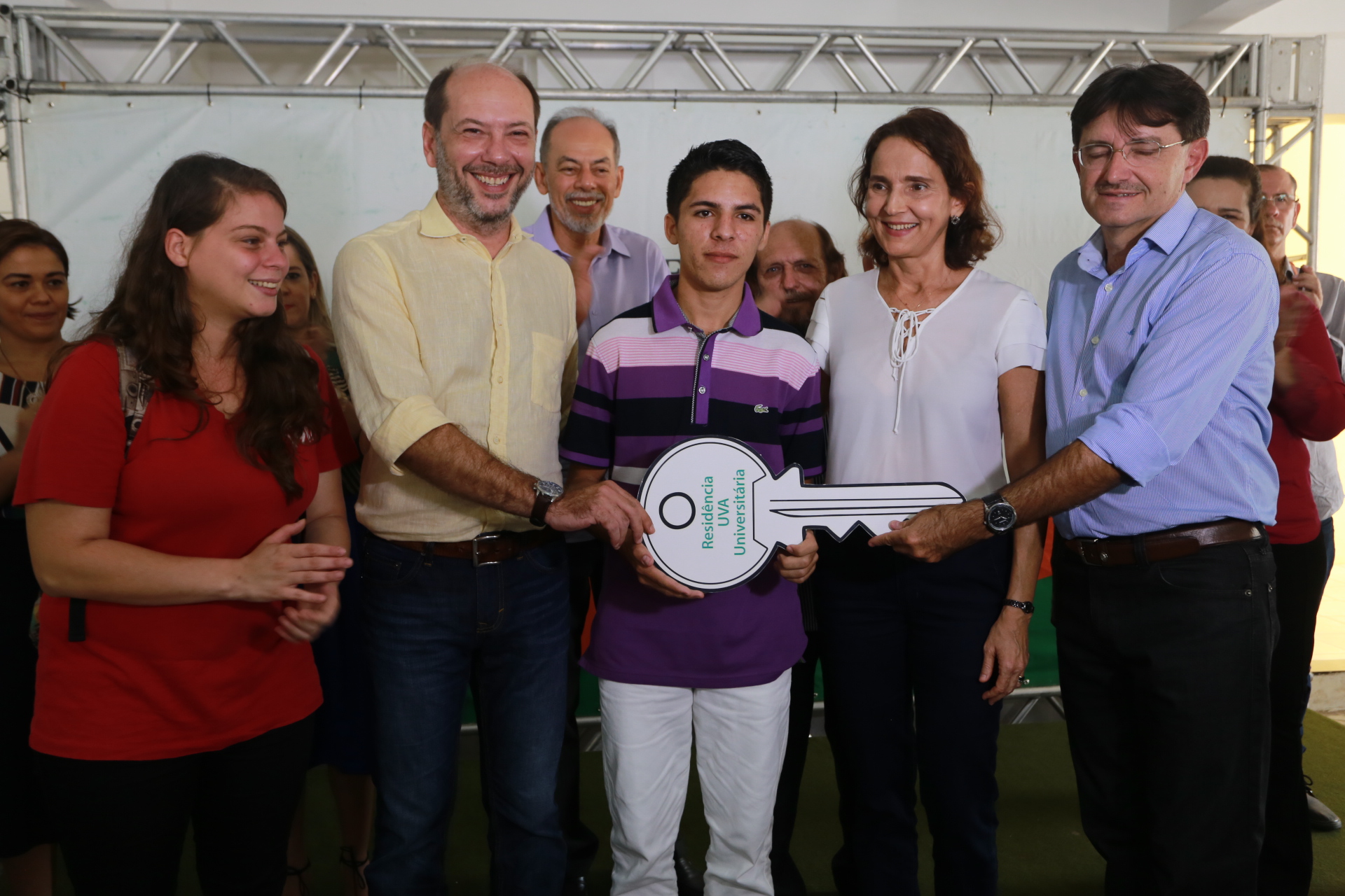 Sobral: Governo do Ceará beneficia 200 alunos com entrega da Residência Universitária da UVA