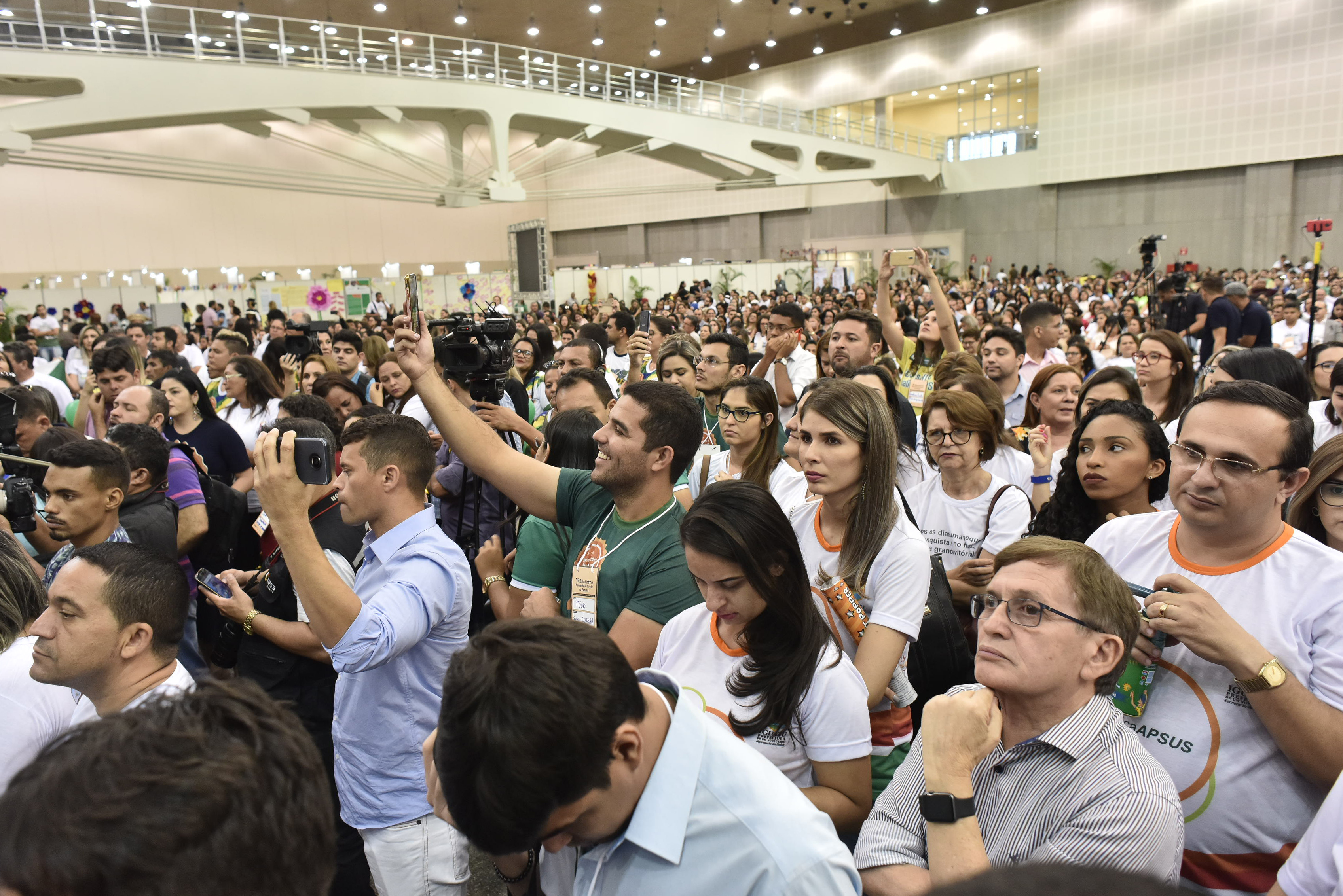 Governador certifica unidades de saúde em evento em defesa do SUS