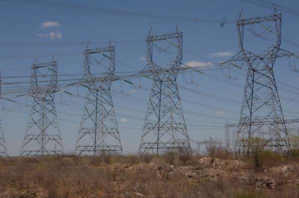 Leilão de linhas de transmissão vai impulsionar o escoamento de energia limpa no Ceará