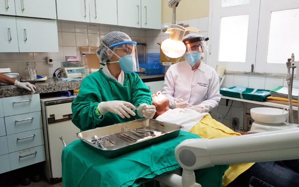 Hospital São José faz campanha de prevenção no Dia da Saúde Bucal