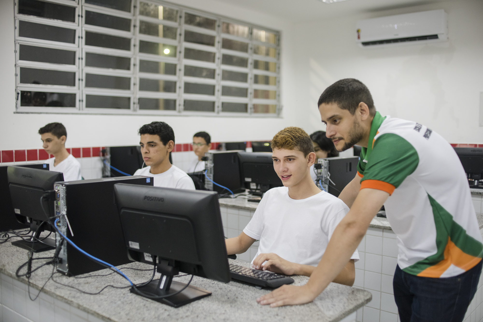 Encontro de Autoridades aborda desafios e caminhos para melhorar carreira de docentes