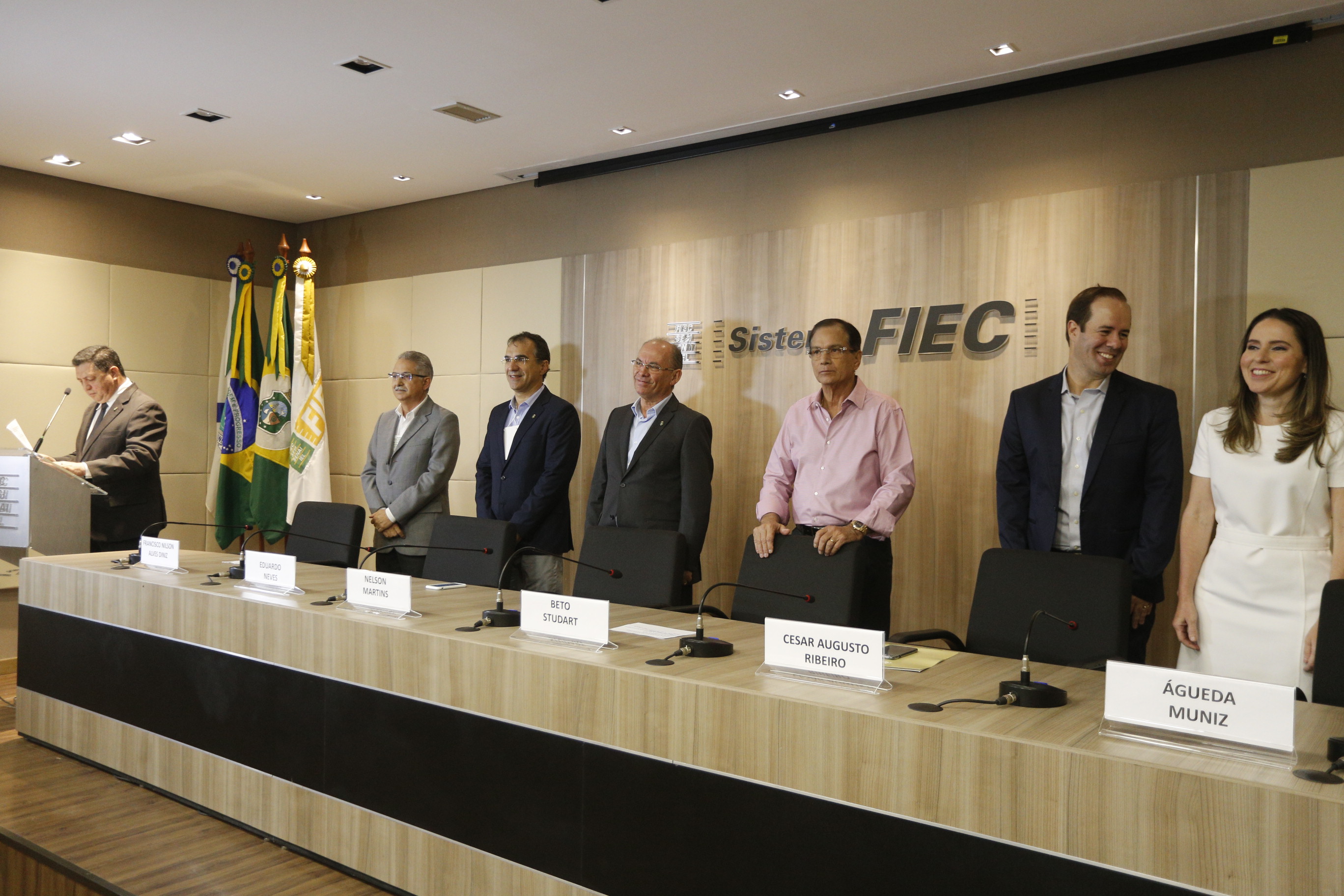 Governo do Ceará reúne prefeituras em seminário para atração de investimentos