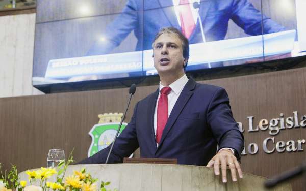 Camilo Santana toma posse para segundo mandato como governador