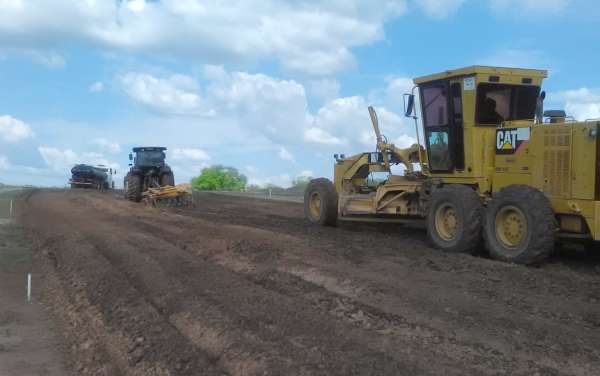 Centro-Sul: DER inicia pavimentação de trecho da CE-151