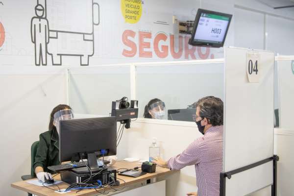 Detran-CE retoma atendimentos presenciais a partir de terça-feira (13); agendamento é necessário