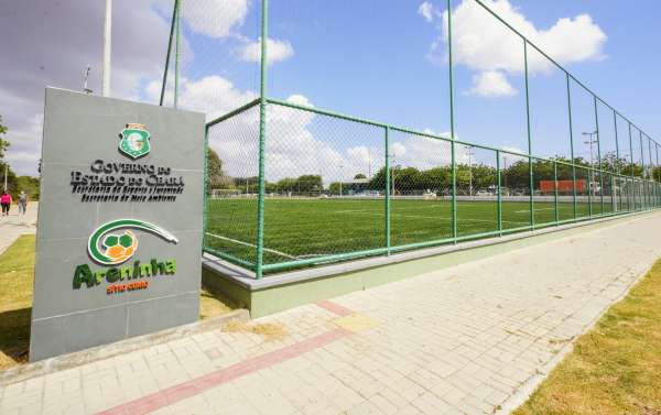 Governo do Ceará inaugura no bairro Curió a 87ª areninha construída pelo Estado