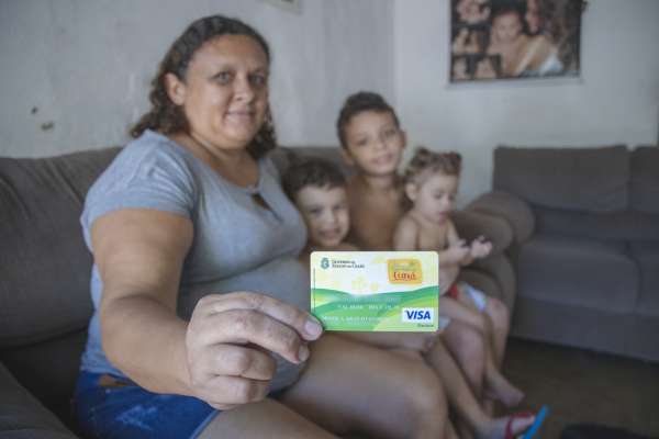 Governo do Ceará amplia Cartão Mais Infância para 150 mil famílias