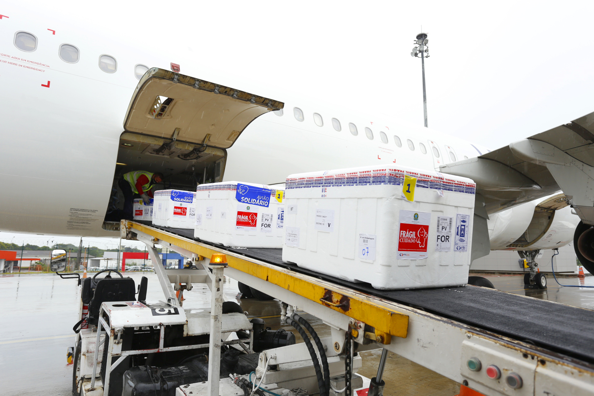 Ceará recebe mais 158.100 doses de vacinas contra a Covid-19