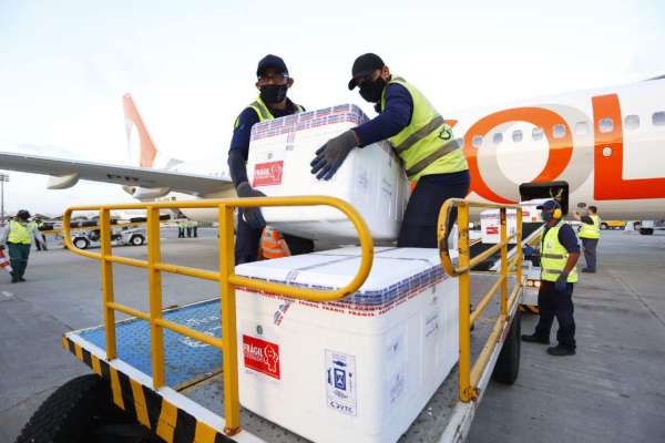 Um dos líderes em doses aplicadas, Ceará recebe o 12º lote de vacinas contra Covid