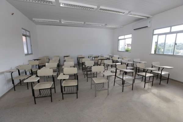 CEE disciplina concessão da autorização temporária para exercício do magistério