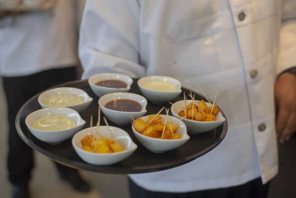 Cadastro para auxílio a profissionais do setor de bares e restaurantes se encerra nesta quinta-feira (8)