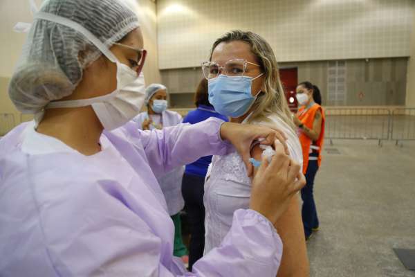 Atestado, declaração ou relatório médico serão exigidos durante 3ª fase da vacinação contra a Covid-19; veja modelos