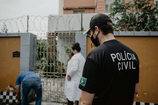 Abril Laranja alerta para os crimes de maus-tratos contra os animais