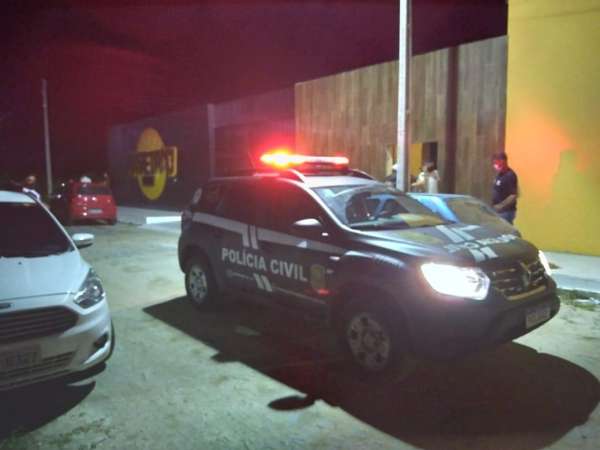 Polícia Civil autua seis pessoas por descumprimento de medidas sanitárias e encerra festa com gravação de DVD em Quixadá