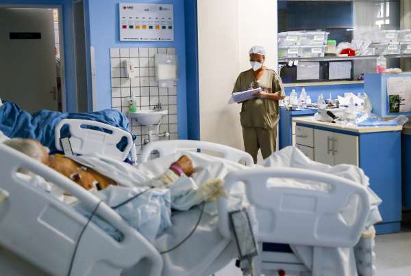 Hospital São José amplia armazenamento de oxigênio medicinal; novo tanque possui quase o dobro do volume do anterior