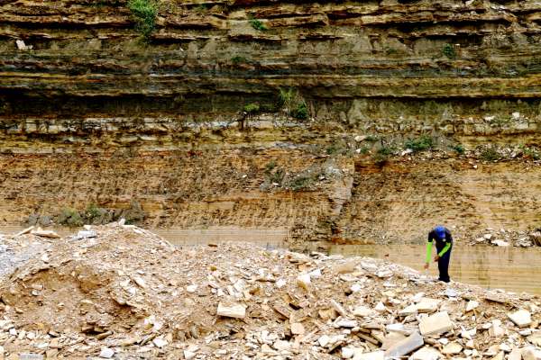 Projeto cearense transforma resíduos de rochas em pisos de alto padrão
