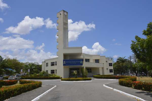 Uece e Fiocruz firmam parceria para pesquisa contra a Covid-19