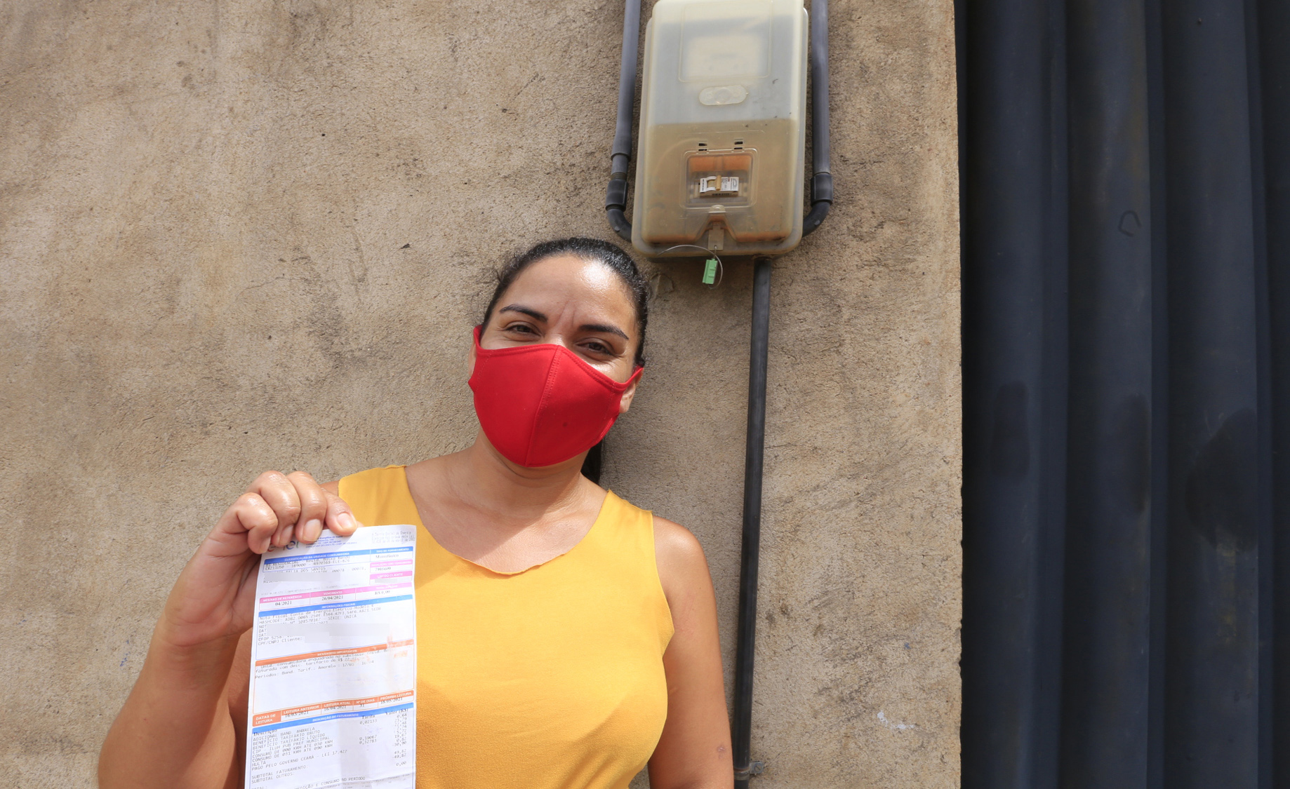 Milhares de cearenses começam a receber as contas de luz pagas pelo Governo do Ceará