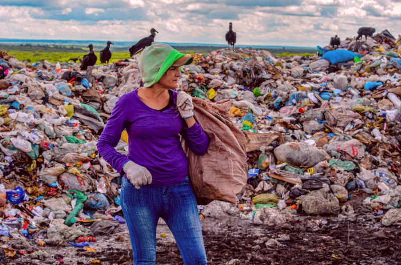 Experimento cênico sobre o bairro e o lixão da Chapadinha, em Iguatu, estreia na 8ª MOPI