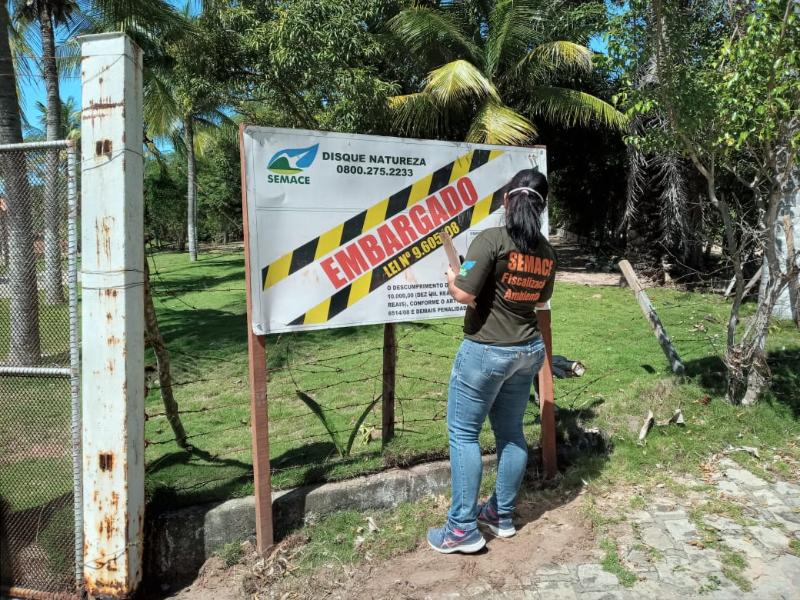 Lagoa do Uruaú: operação de fiscalização da Semace e BPMA resulta em embargos e auto de infração