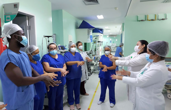 Água com sabão, álcool em gel: higiene das mãos é medida individual mais eficaz contra infecções