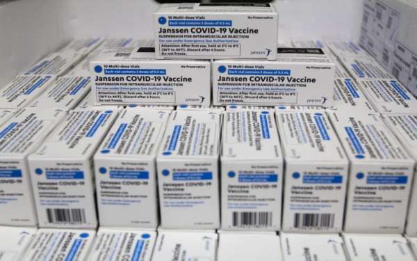 Primeiro lote de vacina da Janssen foi distribuído aos municípios cearenses, exceto Fortaleza e Guaramiranga