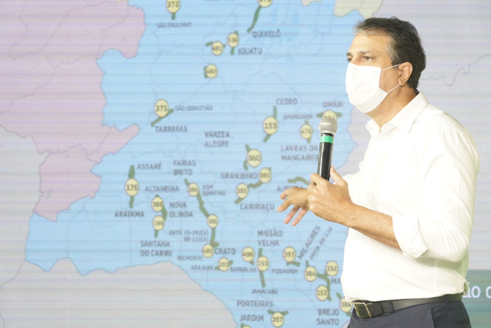 Governo do Ceará lança pacote para recuperar mais de 2 mil km de estradas em investimento superior a R$ 400 milhões