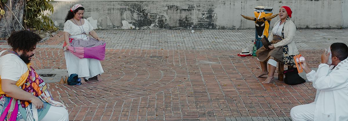 Coletivo Yabás apresenta espetáculo “Encantarias de um Boi Juremeiro” na MOPI8