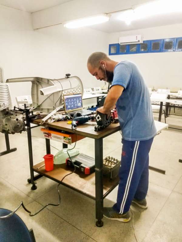 Centec conclui primeira turma do curso online de manutenção de motor