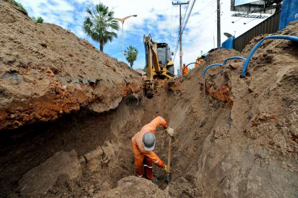 Cagece realiza melhorias na rede de água de Aquiraz; abastecimento será temporariamente suspenso