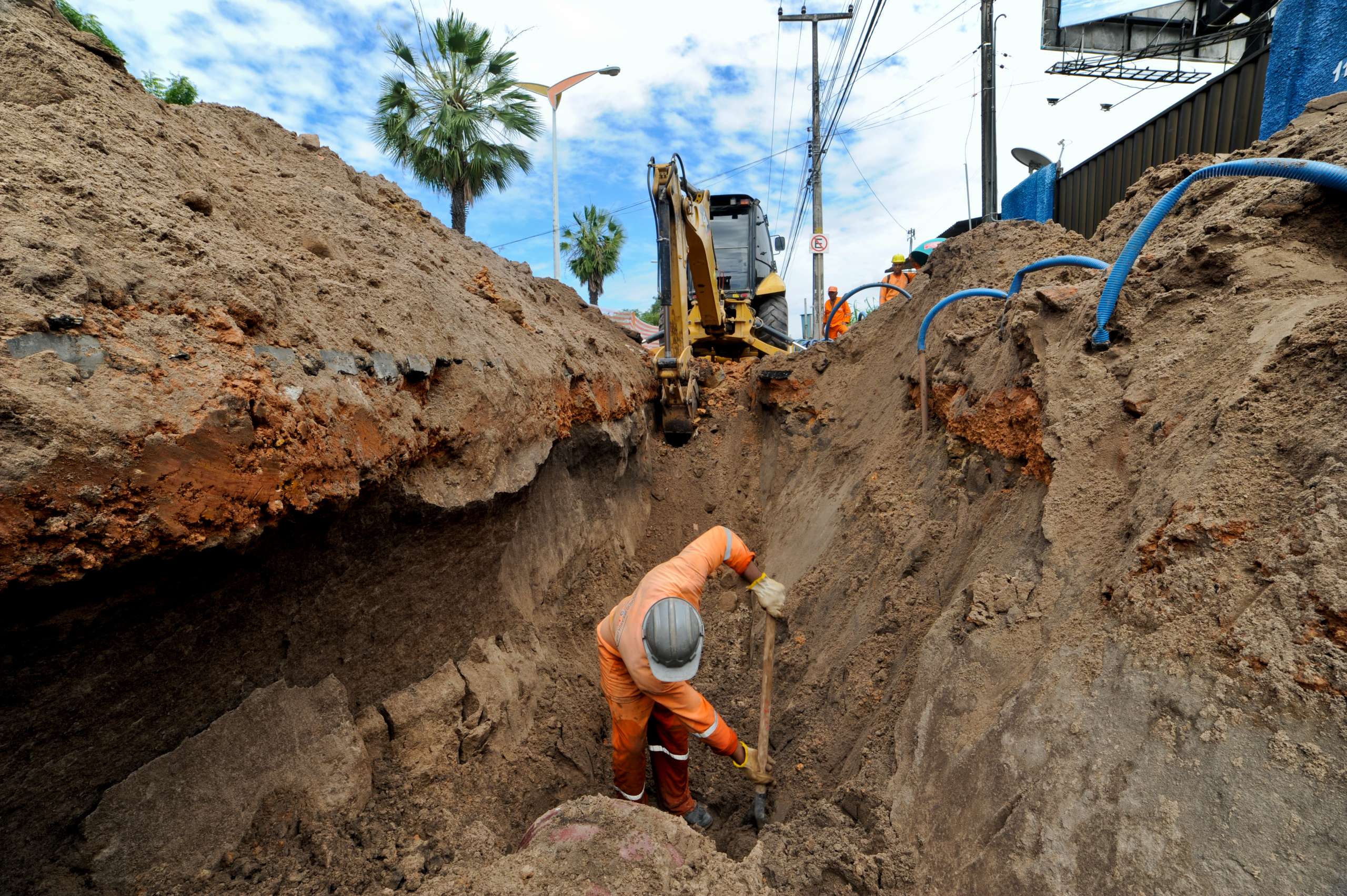 Cagece realiza melhorias na rede de água de Aquiraz; abastecimento será temporariamente suspenso