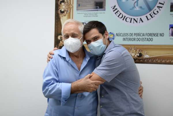 De pai para filho: uma história de paixão pela Medicina Legal