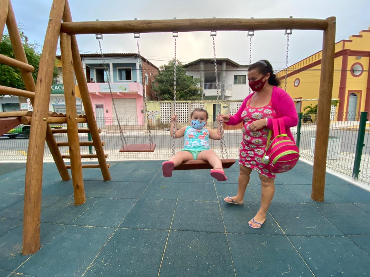 Governo do Ceará chega a entrega da 150ª brinquedopraça no Estado