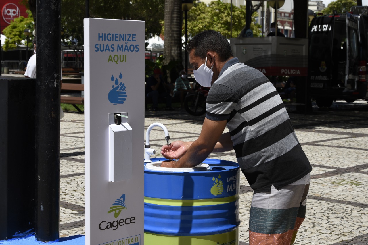 Higiene sempre à mão: instalação de pias em espaços públicos segue em ampliação pela Cagece