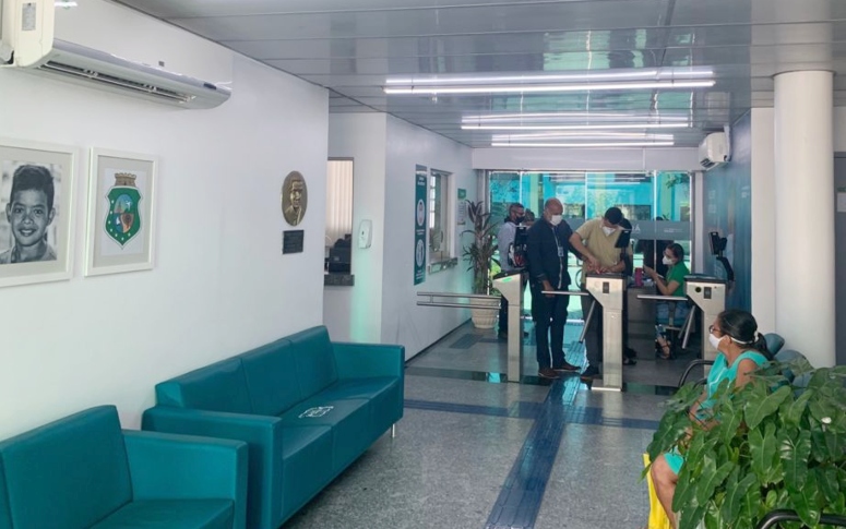 Secretaria da Saúde reabre para atendimento ao público após reforma da recepção