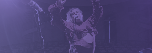 Moon Kenzo encerra 8ª Mostra de Artes da Porto Iracema com show do projeto ”AMARGA”