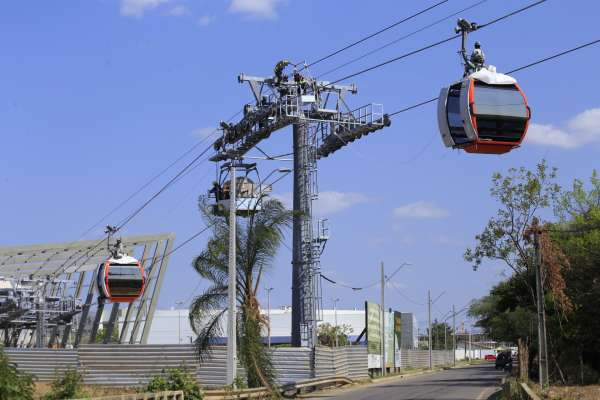 Cabines do Teleférico de Juazeiro do Norte são engatadas para primeira rodada de testes