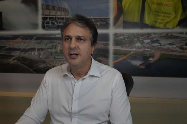 Governador anuncia política estadual de proteção aos animais e convoca mais 60 professores do concurso da Seduc