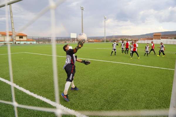 Areninha de Barbalha é entregue à população; governador anuncia Centro de Tecnologia em Cultivo Protegido e pacote de obras