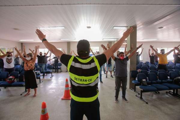 Atividade laboral oferecida pelo Detran-CE prepara candidatos antes do exame prático de direção veicular