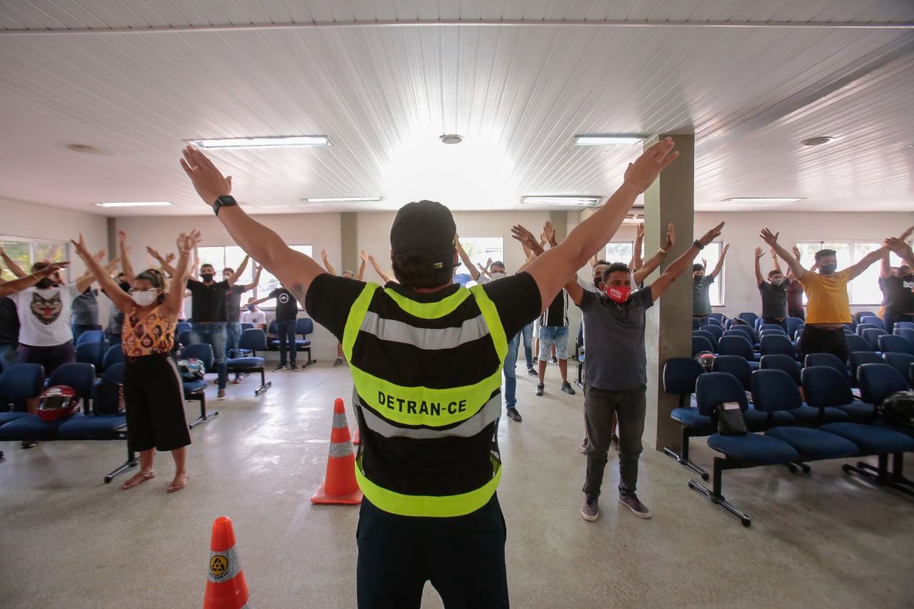 Atividade laboral oferecida pelo Detran-CE prepara candidatos antes do exame prático de direção veicular