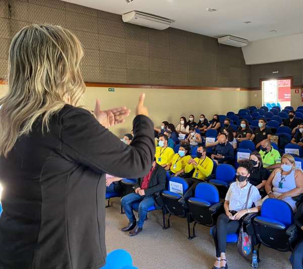 Detran-CE realiza curso de Libras para servidores e colaboradores no Cariri