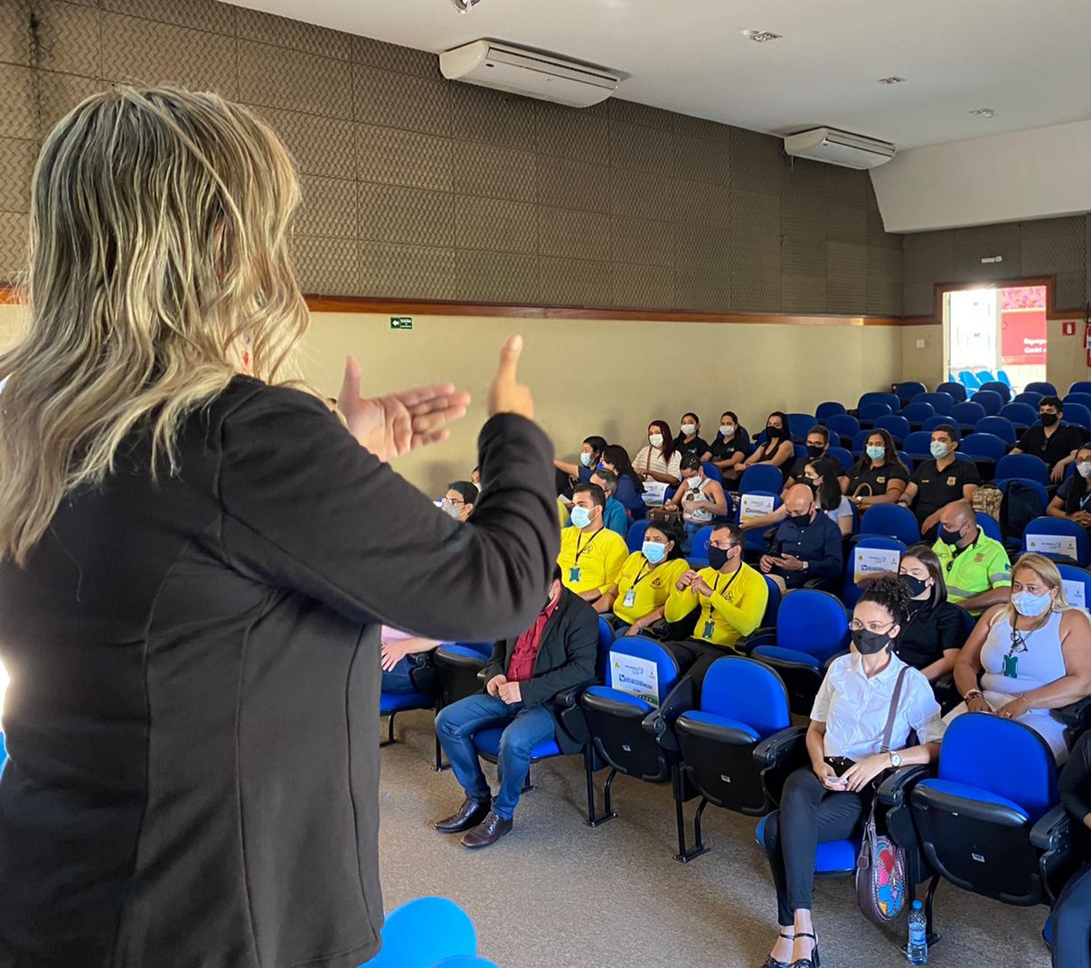 Detran-CE realiza curso de Libras para servidores e colaboradores no Cariri